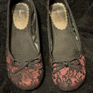 Sam & Libby Black and Maroon Lace Ballet Flats